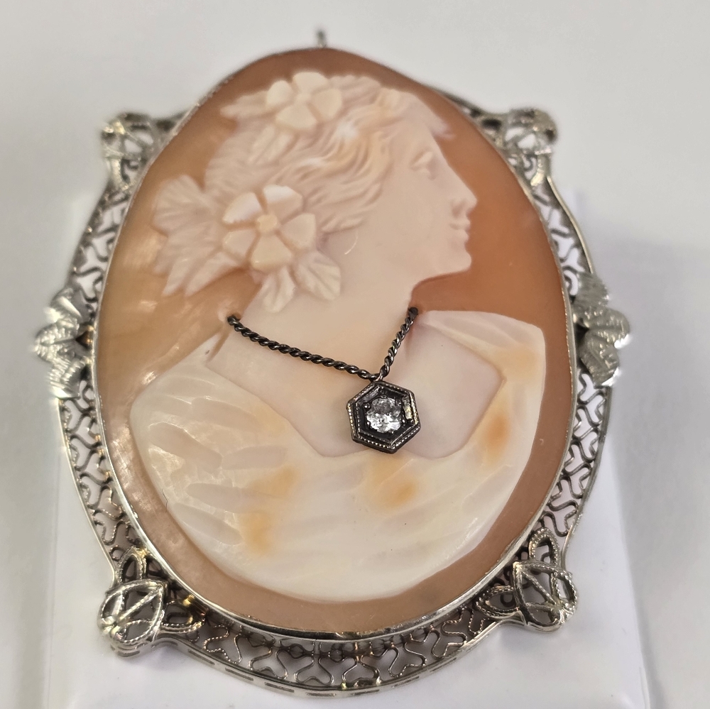 Antique Cameo 14K Gold Diamond Pendant Brooch